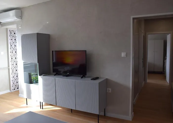 Bright & Cozy 1-bedroom With Stunning Vitosha View Апартамент *